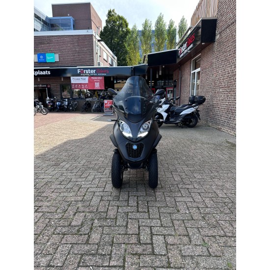 Piaggio MP3 400 HPE 2e hands